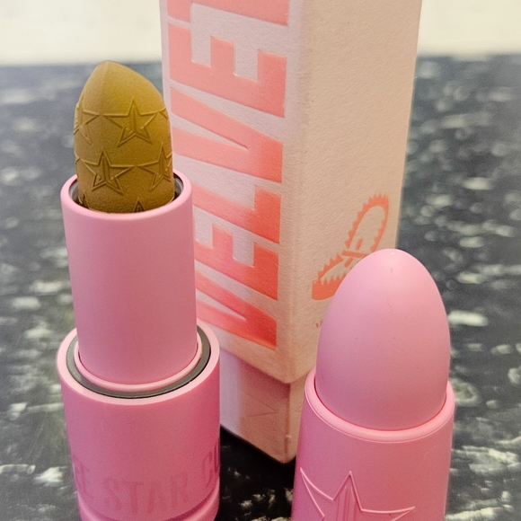 NIB Jeffree Star Velvet Trap Lipstick in Unphazed Full Size 3.3g - Picture 1 of 3